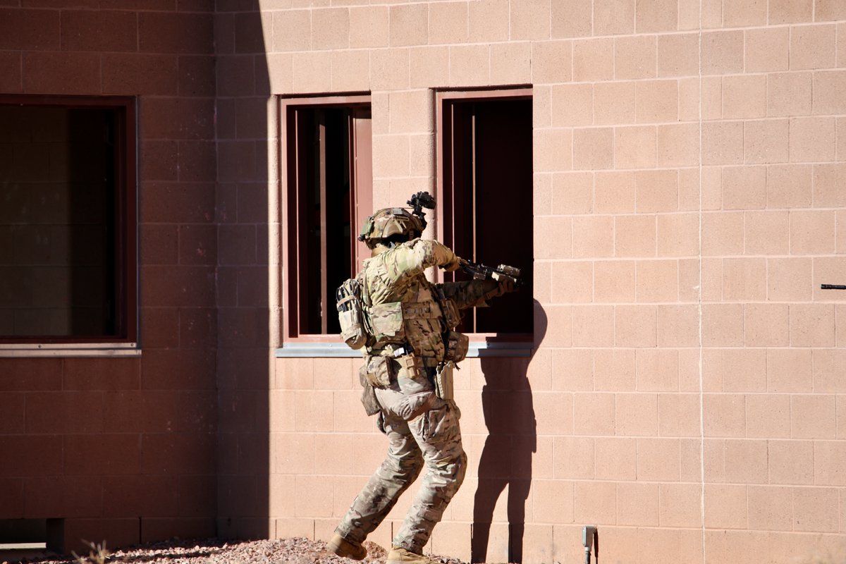 4thInfDiv's tweet image. The Ivy division stays lethal through relentless training and unwavering teamwork. Our commitment to excellence ensures we're prepared to defend our nation.

#ReadyPeople #LethalTeams #TacticalThursdays #SteadfastandLoyal