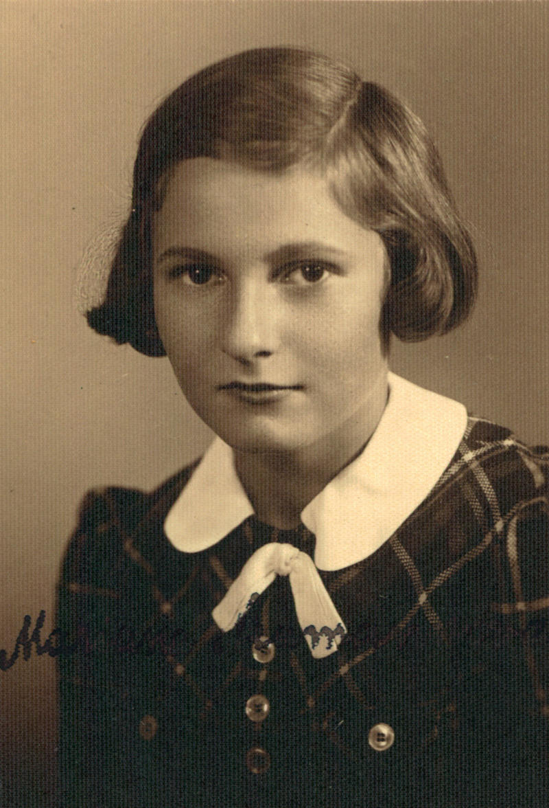 18 July 1925 | A Czech Jewish woman, Mariana Neumannová, was born in Prague.

She was deported to #Auschwitz from #Theresienstadt Ghetto on 6 September 1943. She did not survive.