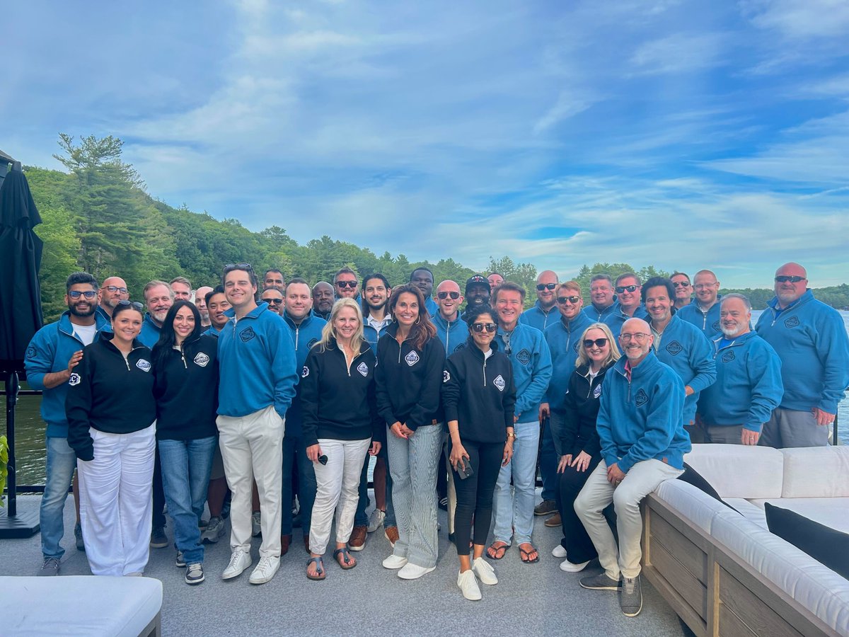Cyderes's tweet photo. Throwback to last week when our execs swapped the boardroom for the great outdoors in Muskoka, Canada. Great minds meet in great places!
#TBT #Cyderians #Cyderes https://t.co/ZjzGOsgE6S