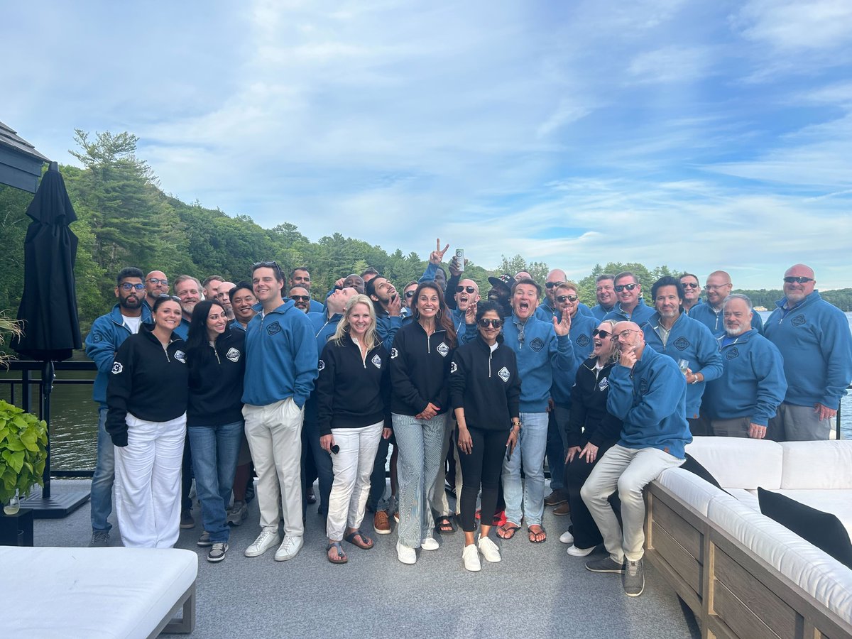 Cyderes's tweet photo. Throwback to last week when our execs swapped the boardroom for the great outdoors in Muskoka, Canada. Great minds meet in great places!
#TBT #Cyderians #Cyderes https://t.co/ZjzGOsgE6S