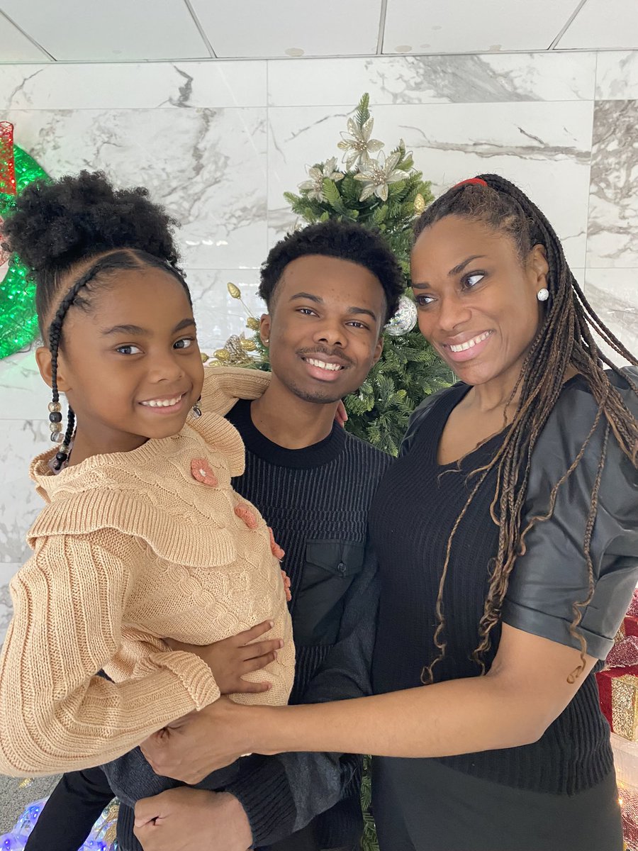 Vernae_B's tweet photo. Happy 16th birthday to my 1st born!
💜🙌🏾🎊 https://t.co/yVrpjP0oWP