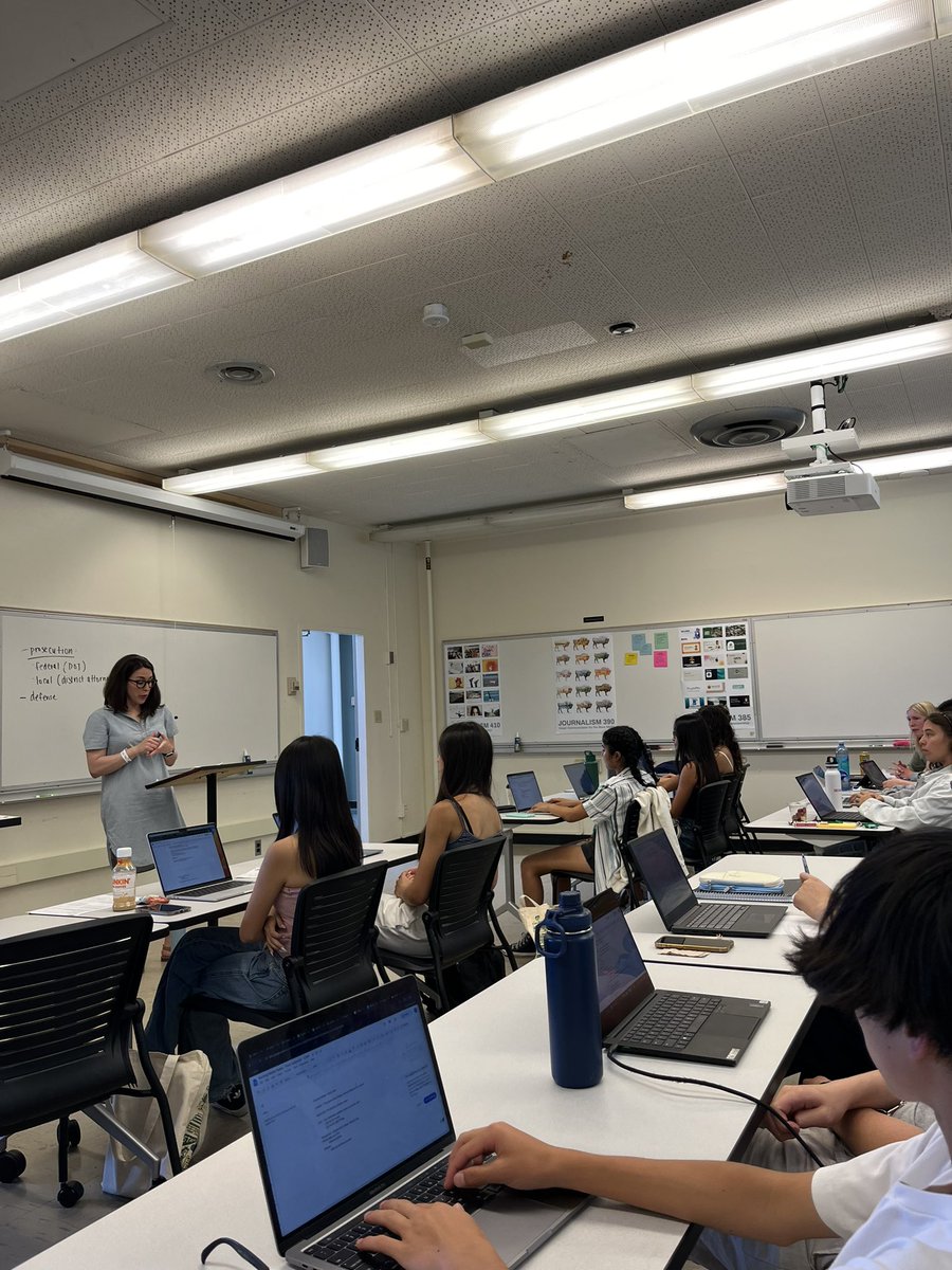 cspaworkshop's tweet photo. The first week of CSPA is underway. So far, students have learned news writing, feature writing, social media reporting, journalism ethics and more. They’ve been taught by some of our great instructors: @elisabethsmith0 @gwendolynawu @laura_nelson @Rich_Hammond @MeghanBobrowsky https://t.co/U8nvXDC6f8