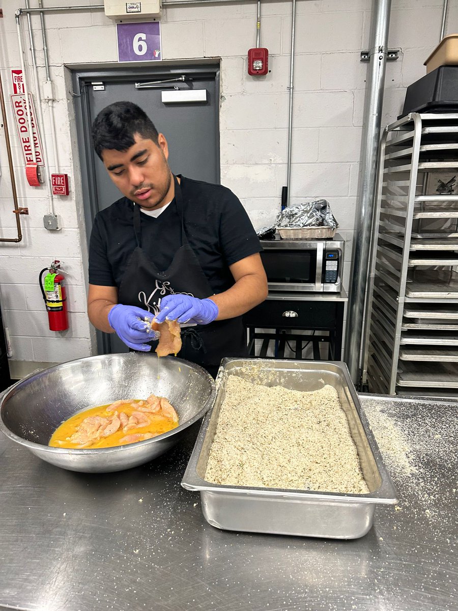 GramonFamily's tweet photo. Let’s see what’s cooking up in culinary! #gramonfamily https://t.co/UIGk8wNwAs