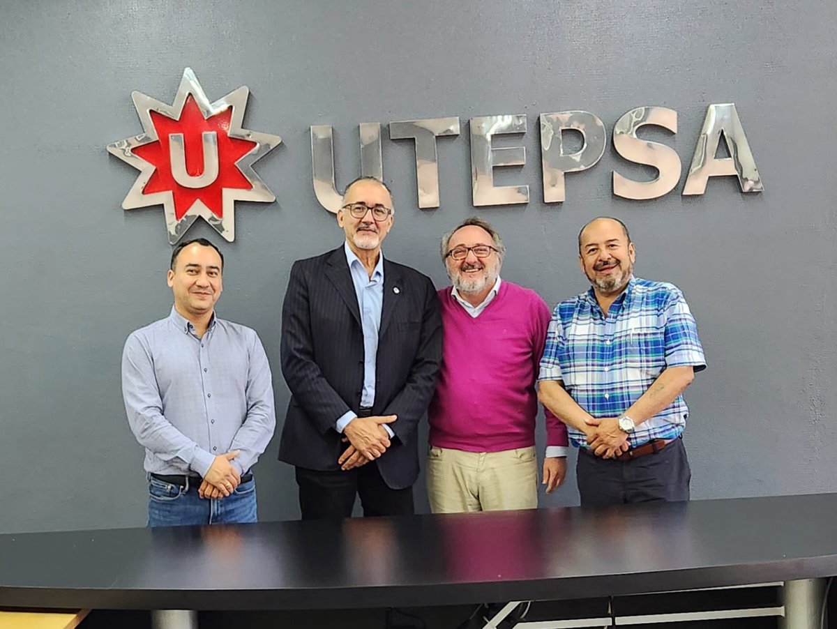 UNIRuniversidad's tweet photo. 📸🇧🇴🔝 El director académico de Relaciones Internacionales de #UNIR, Manuel Herrera @HerreraGomez66, se reúne en Santa Cruz de la Sierra con Rubén Darío Dabdoub, rector de la #UTEPSA (@utepsabolivia).
🤝 En la reunión se sentaron las bases de un futuro convenio marco y la activación de un ambicioso plan formativo.
#Bolivia