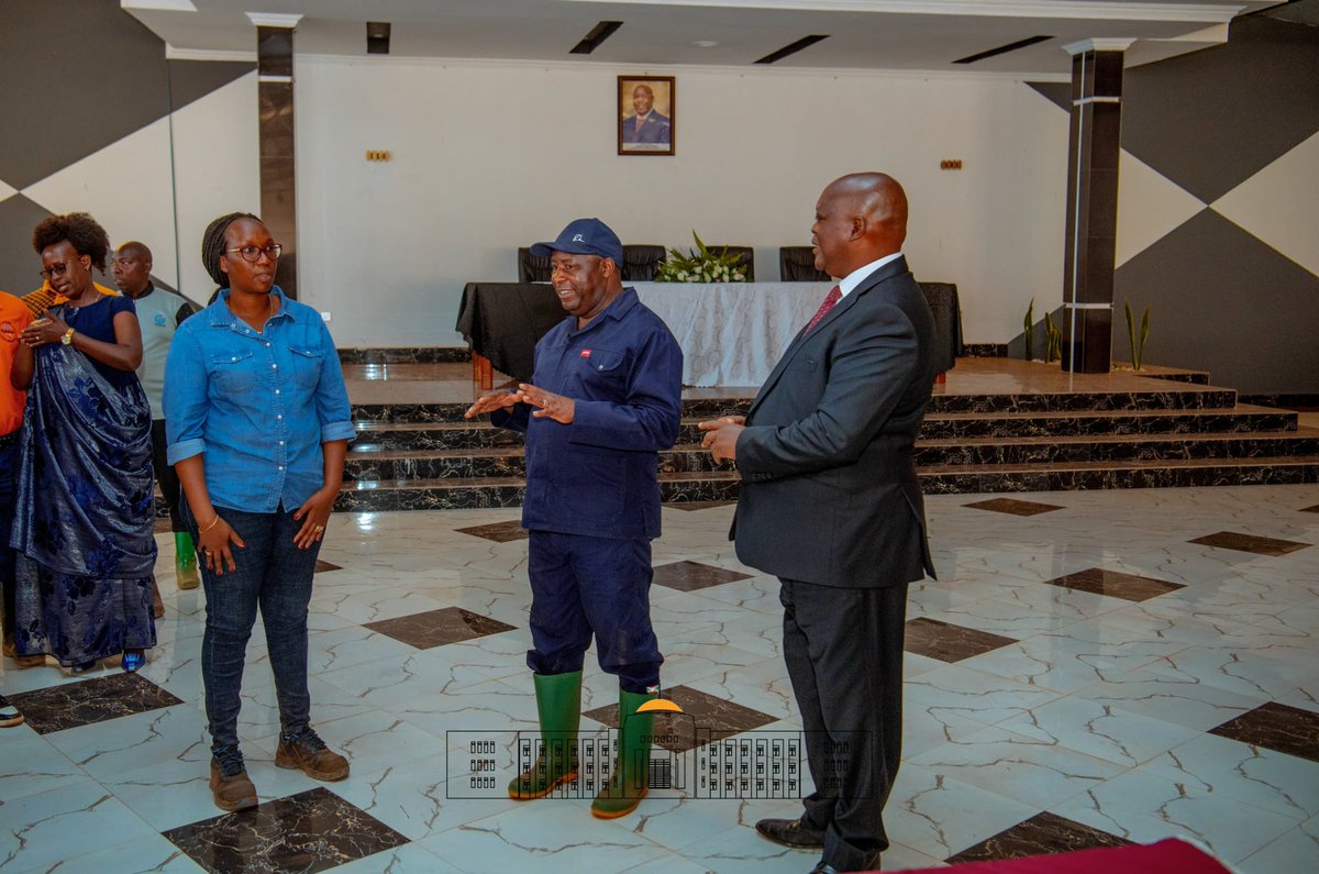 NtareHouse's tweet photo. @GeneralNeva @CankuzoProvince @PAEEJ_Burundi Le passage de la caravane #Inkebuzo à @CankuzoProvince a été également marqué par l'inauguration de l'Hôtel Ruvubu appartenant à Mr Nikobari Claude, lequel est érigé au quartier résidentiel de @CankuzoProvince https://t.co/oYnmsyAhmD