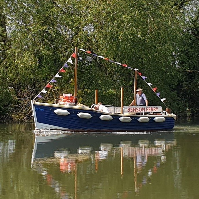 While the #ThamesPath is closed across Benson Weir, take the short ferry trip between the Lock and Waterfront Café, operated by Bygone Boating bygoneboating.co.uk 
<a href="/RiverThames/">River Thames Society</a> <a href="/OxTweets/">OxTweets</a> #fingerpostfriday