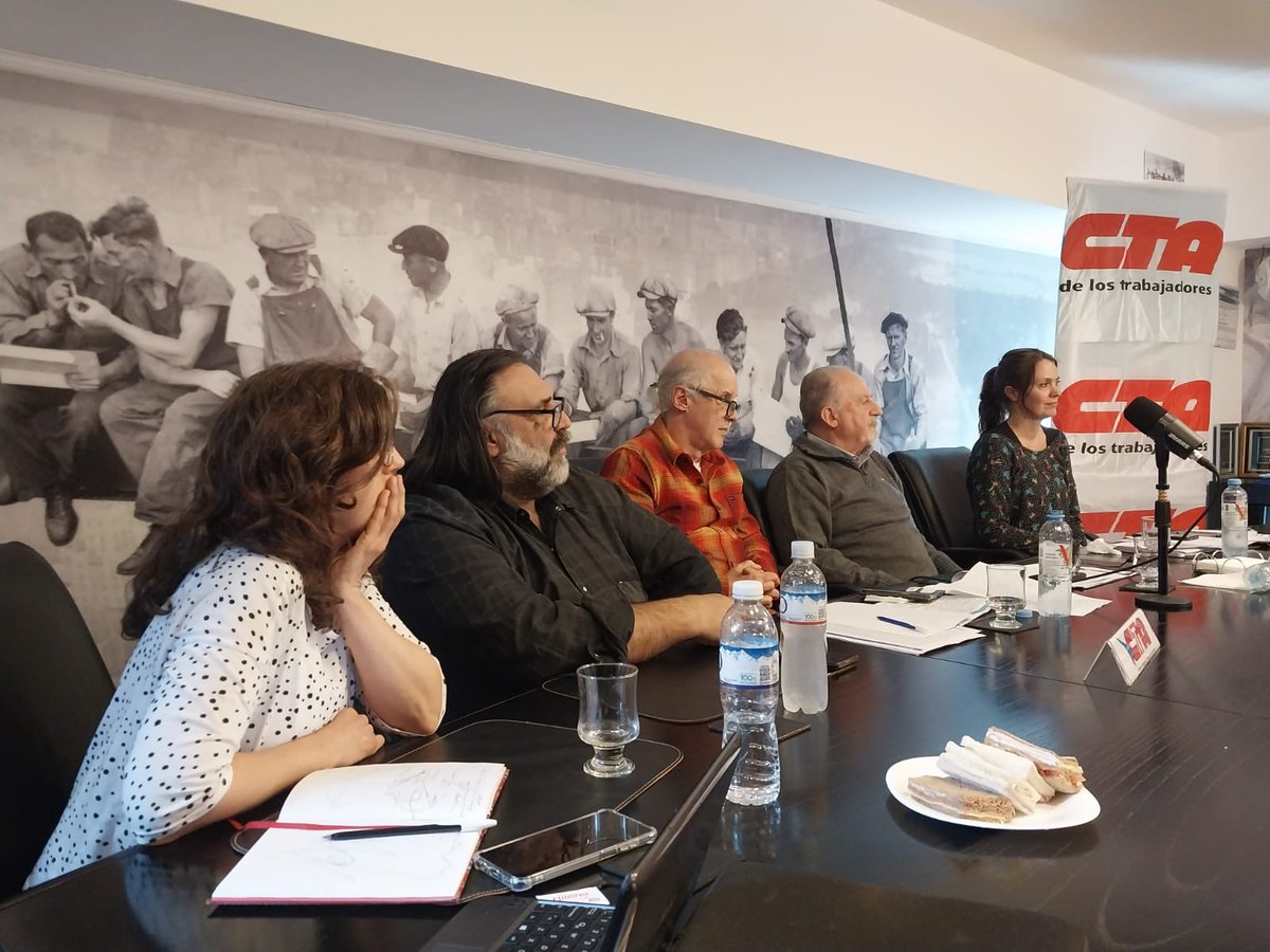 Una vez más los Enpresarios y el Gobierno boicotearon la reunión del Consejo del Salario Mínimo Vital y Móvil. SIN ACUERDO. Por la <a href="/CTAok/">CTA-T</a> participamos <a href="/HugoYasky/">Hugo Yasky</a> <a href="/RobiBaradel/">Roberto Baradel</a> Belen Bavio y <a href="/MarinFoetra/">Claudio Marin</a> con el asesoramiento de la economista Mariana Gonzalez.