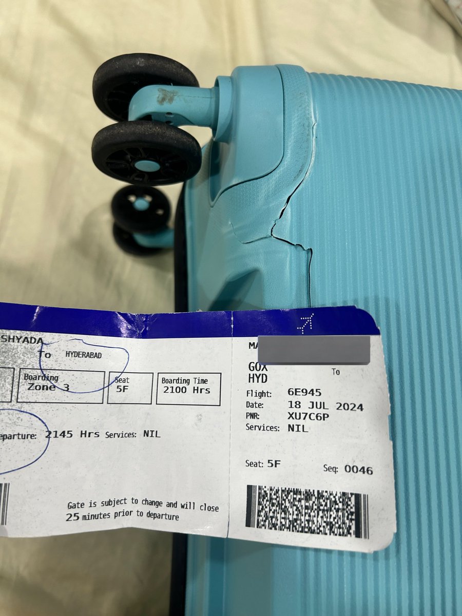 MPyadav07's tweet photo. @IndiGo6E I'm extremely upset with your service. My brand new @AmTourister Bag was badly damaged during my flight. This is unacceptable, especially for a recent purchase. Expecting a quick resolution #IndigoAirlines #PoorService #DamagedBaggage #CustomerExperience @AMtouristerIN https://t.co/5qx3hIFISp