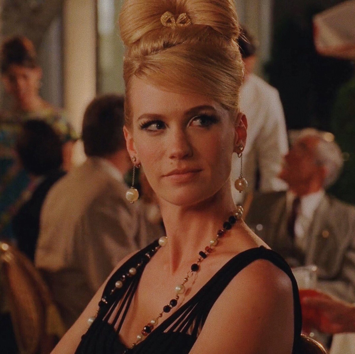 madmenpics's tweet photo. January Jones as Betty Draper ❤️‍🔥 https://t.co/aXq7UIV0zY