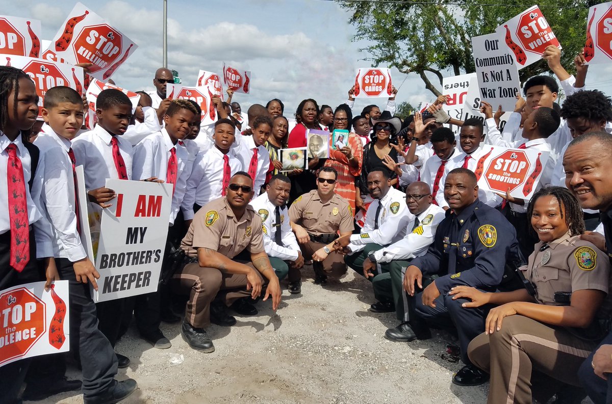 5000 Role Models (@5000rolemodels) on Twitter photo Police & Youth Connecting, Canvassing and Committing with <a href="/RepWilson/">Rep. Frederica Wilson</a> to Stop Violence!
#WeAre5000β₯οΈπ€ππΎ
#throwbackthursday Police & Youth Connecting, Canvassing and Committing with <a href="/RepWilson/">Rep. Frederica Wilson</a> to Stop Violence!
#WeAre5000β₯οΈπ€ππΎ
#throwbackthursday