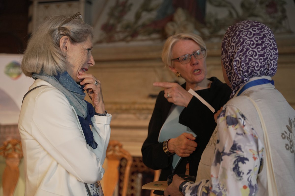 caux_iofc's tweet photo. Day 2 at #CauxDemocracy: Revitalising democracy and human rights with @CMomal, @SylviValentin, @LewisCardinal and Todd Howland.
Watch the replay: @CAUXIofC.
#CauxForum #CauxForum #DemocracyMatters #peace
@EDA_DFAE @ClubDiploGE @UNHumanRights #humanrights @IofCIntl @KofiAnnanFdn https://t.co/OKwPpzRX7j