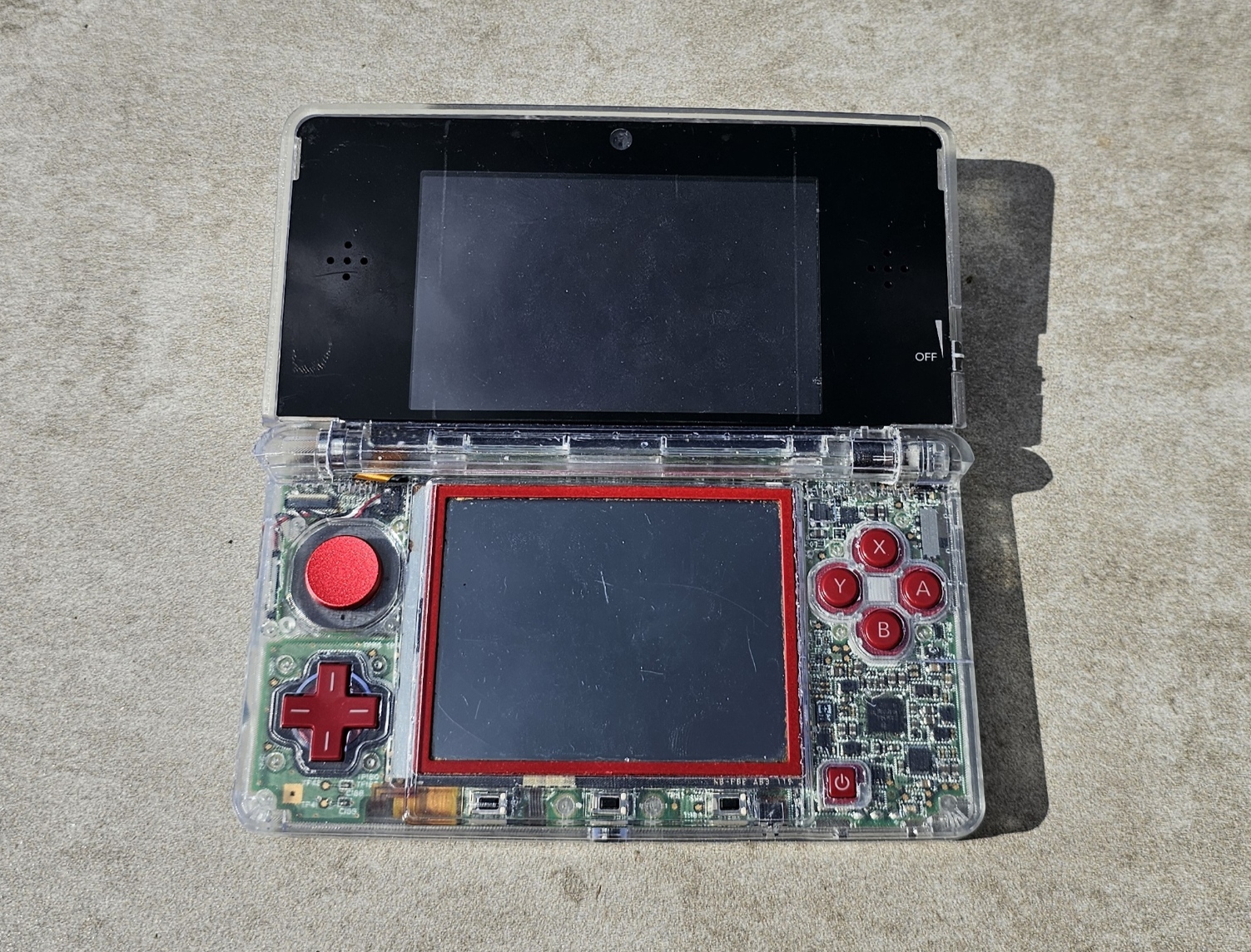 Kamp on X Transparent 3DS prototype Nah this is just the 3D printed shell model that I ve been working on. I used some junk parts to test fit so this one doesn t
