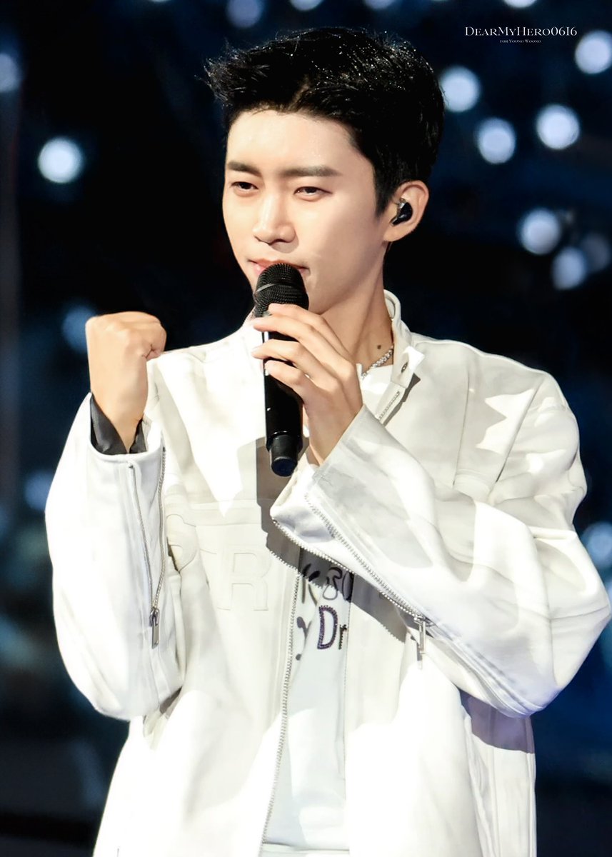 ok_hero__'s tweet photo. 영웅시 0616 ✊️

#임영웅 #LimYoungWoong https://t.co/htF4ZvXDkS