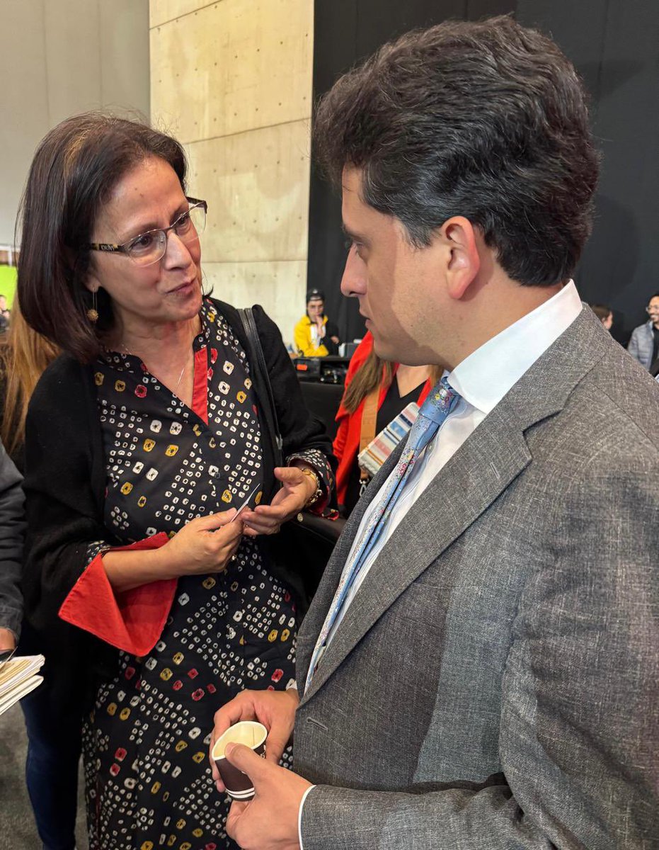 Embajada EC en COL (@embajadaecucol) on Twitter photo En el marco del encuentro #MรกsTalante, organizado por la <a href="/camaracomerbog/">Cรกmara de Comercio de Bogotรก</a>, Fedecom y <a href="/CorferiasBogota/">Corferias</a>, la Embajadora Troya saludรณ al <a href="/MincomercioCo/">MinComercio Colombia</a> <a href="/luiscrh/">Luis Carlos Reyes</a>. En el evento de economรญas populares y solidarias participan por ๐ช๐จ <a href="/camarifepp/">Camari</a> y <a href="/LucyCalderonAg/">Lucรญa Calderรณn A.</a>. En el marco del encuentro #MรกsTalante, organizado por la <a href="/camaracomerbog/">Cรกmara de Comercio de Bogotรก</a>, Fedecom y <a href="/CorferiasBogota/">Corferias</a>, la Embajadora Troya saludรณ al <a href="/MincomercioCo/">MinComercio Colombia</a> <a href="/luiscrh/">Luis Carlos Reyes</a>. En el evento de economรญas populares y solidarias participan por ๐ช๐จ <a href="/camarifepp/">Camari</a> y <a href="/LucyCalderonAg/">Lucรญa Calderรณn A.</a>.