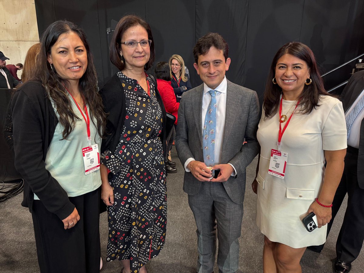 Embajada EC en COL tweet media