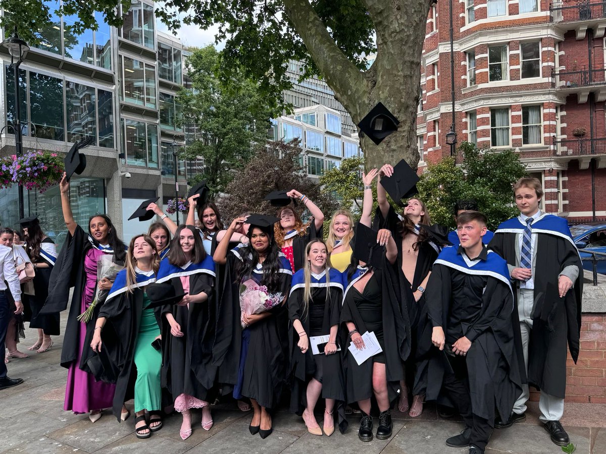 StMarysPsy's tweet photo. Some more wonderful photos of the iconic hat toss! Too good not to share.  

You have all done so well to earn this fabulous achievement. Your beaming faces say it all. It was an absolute pleasure to be part of your journeys and to enjoy the celebrations with you 🎓🥳🎓🍾 https://t.co/ZQogyvZ6ma