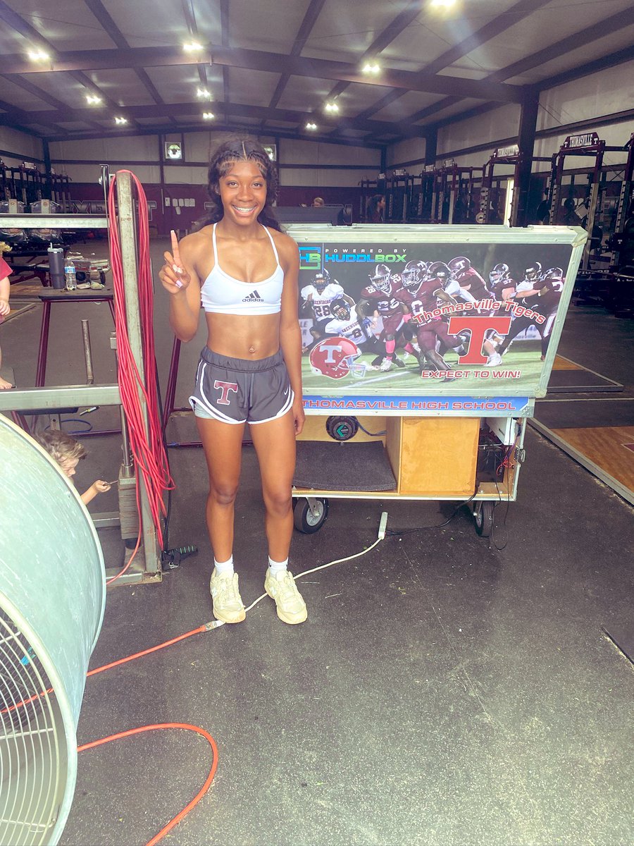 Lyric Thompson tweet media