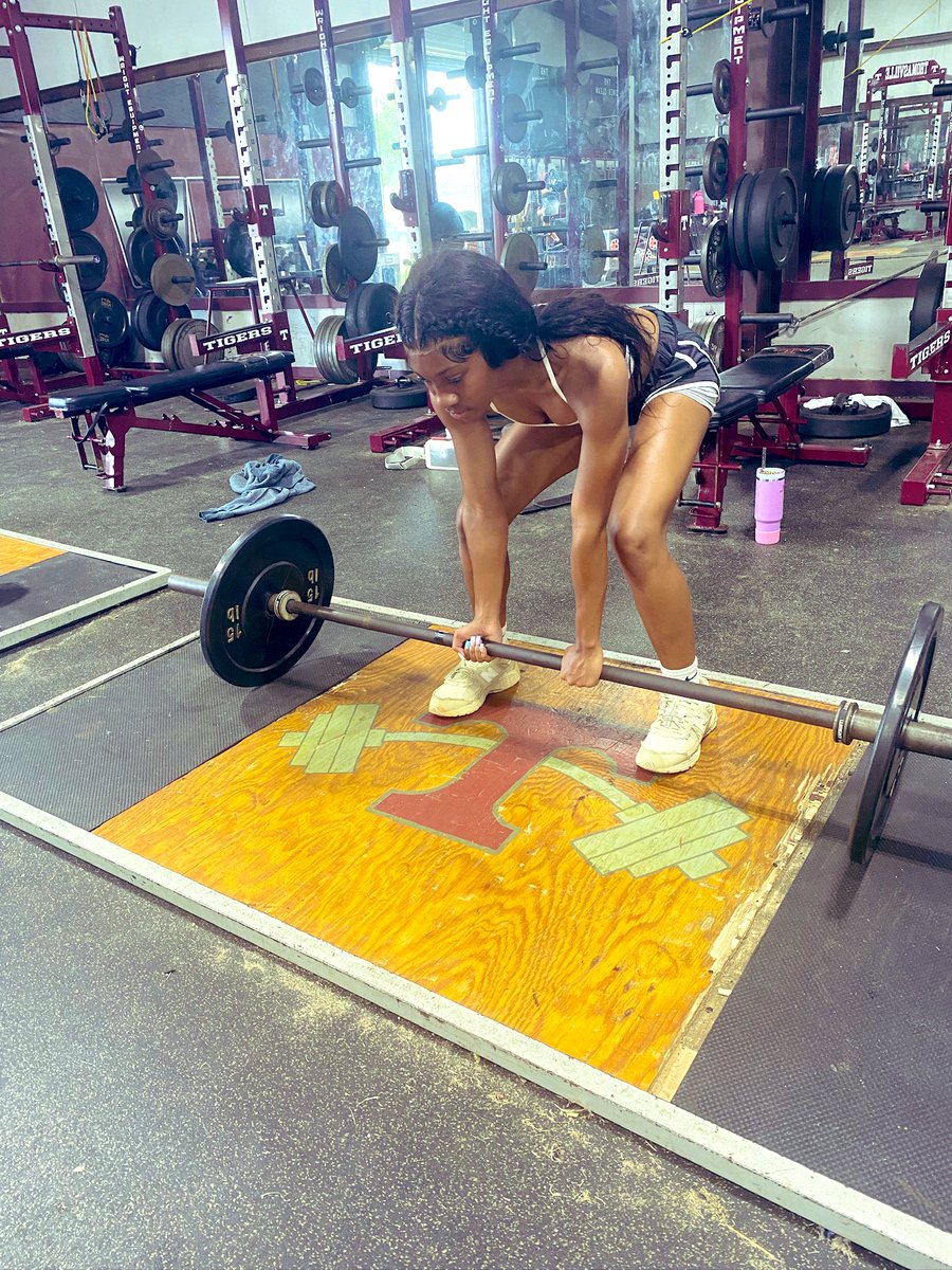 Lyric Thompson tweet media