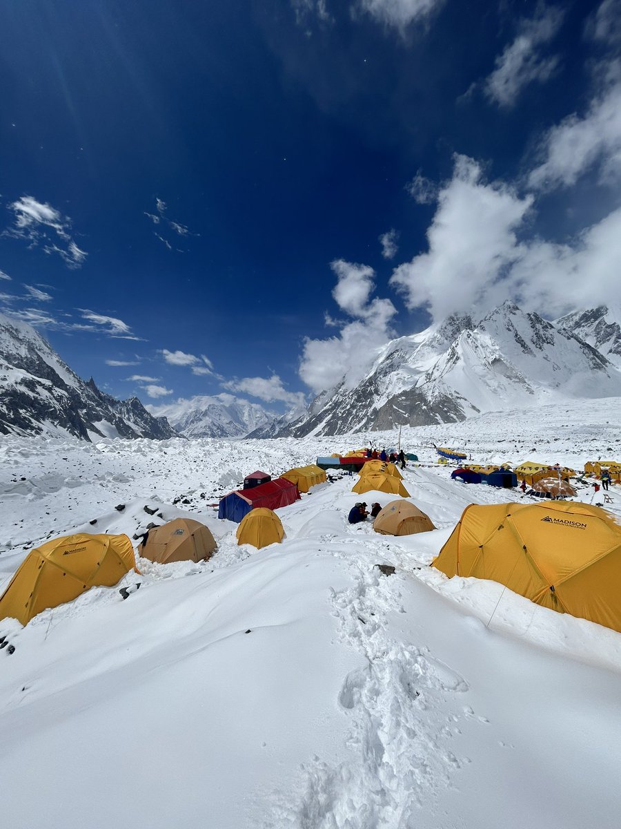 During the last month, I took part in the #K270Women Expedition to carry out scientific tests on 8 amazing alpinists. It was an incredible experience. I thank Agostino and Francesca Da Polenza, Prof.ssa Cogo, Prof.ssa Pratali and the C.A.I.

planetmountain.com/it/notizie/k2-…