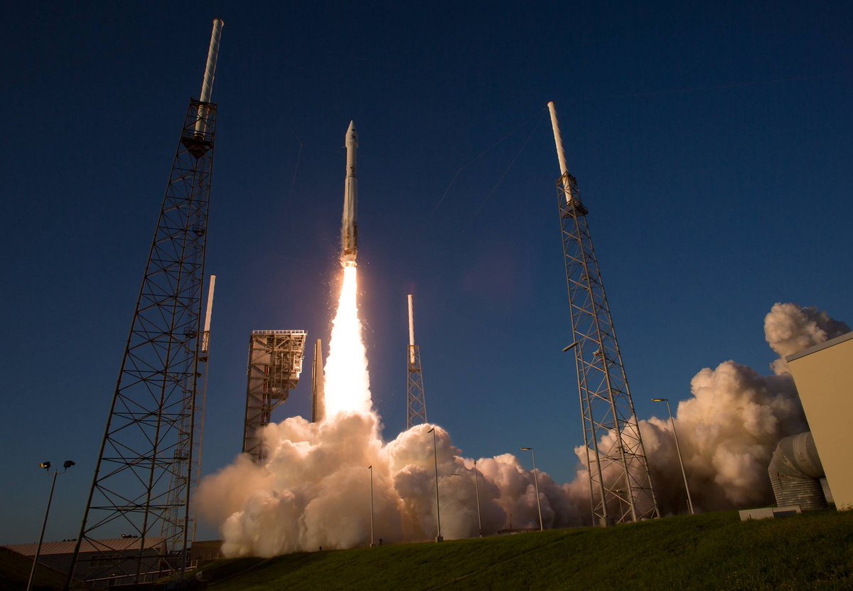 GreatLocations's tweet photo. TXST alum shares views of rare NASA asteroid samples with the world https://t.co/PMz6fZF94P https://t.co/DGNKFzsgsS