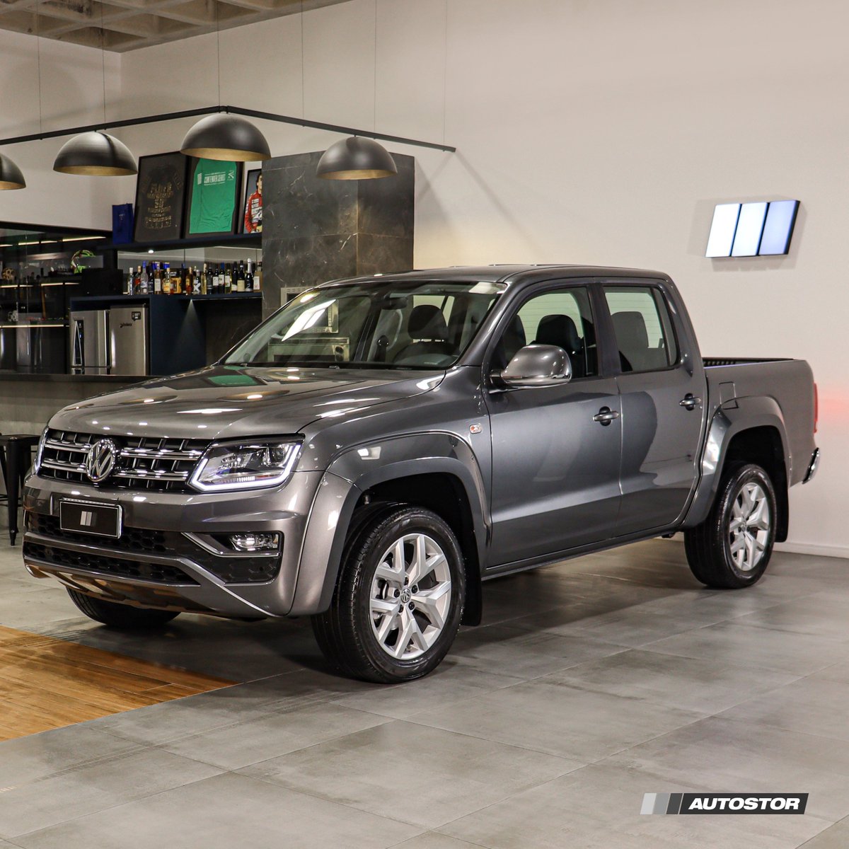 Autostor_'s tweet photo. - VW AMAROK HIGHLINE 2.0 4x4 2018 - 
-Cinza Indium- 

•100.450 KM 
•Todas as revisões dentro da concessionária 
•IPVA 2024 Pago 
•Revestimento total em couro 

R$ 147.500,00 

* Protetor de Caçamba  
* Versão Highline 
* Tração 4x4 
* ⁠Pneus Pirelli Scor. Novos https://t.co/LIxVi0pzDA