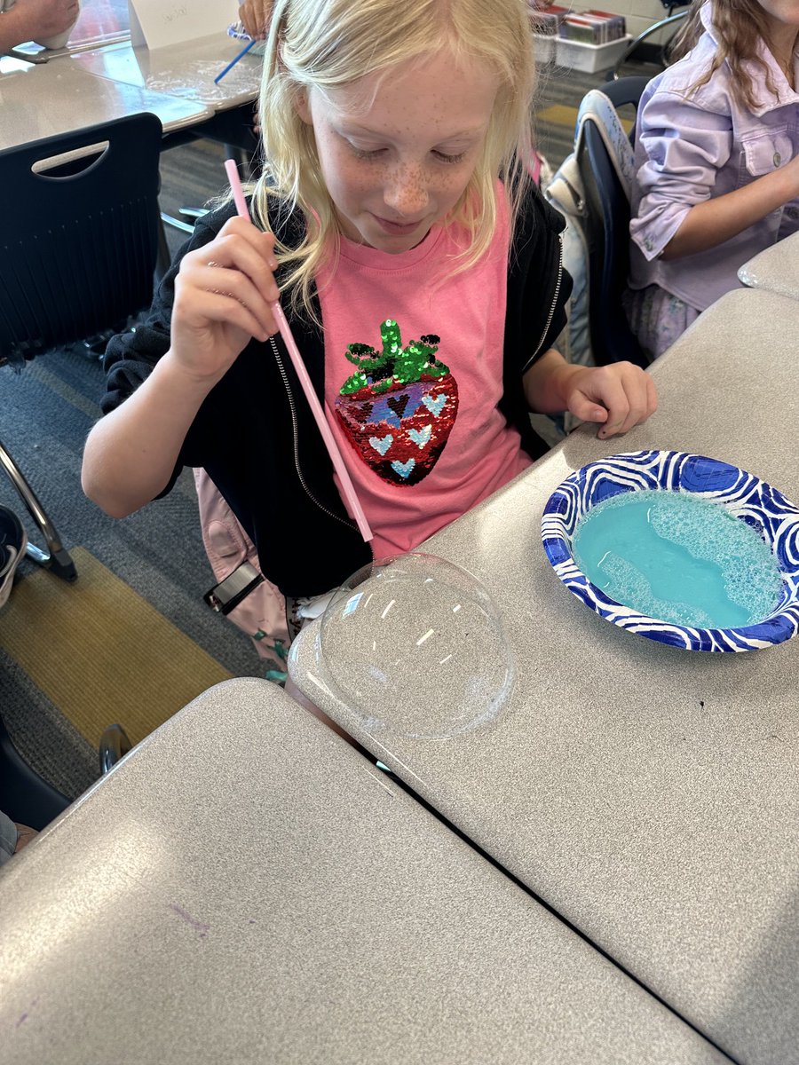 We had a “magical” start to our Jump Start program! Making magic bubbles in 4th grade during week one!
