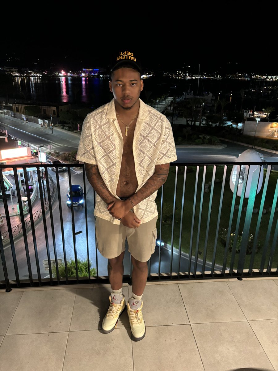 taynextdoor__'s tweet image. Money get lost when you don’t chase it 💱