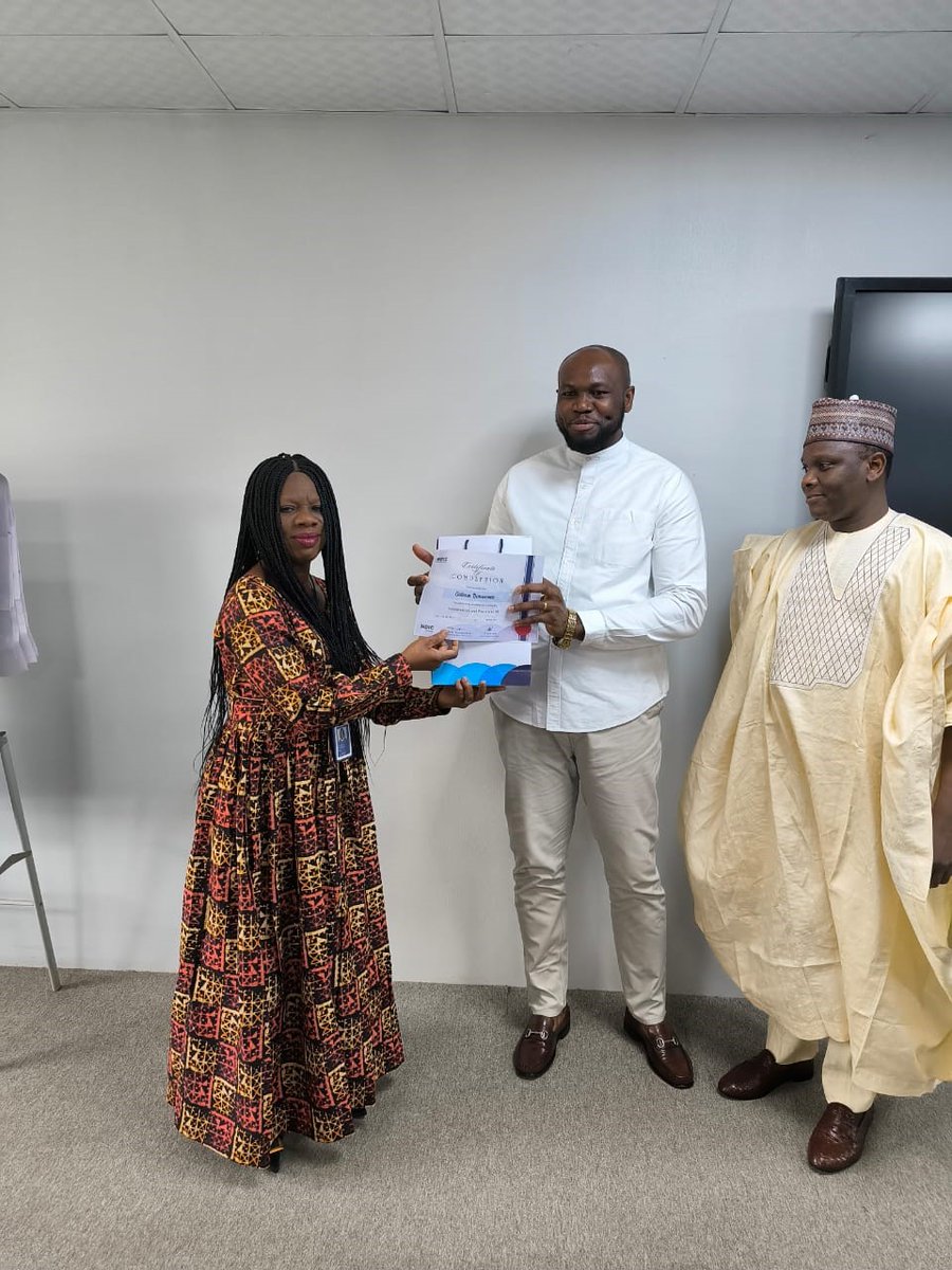 ndic_academy's tweet photo. The Director/CLO Academy, Mrs. Oluwanishola E. Rosemary, alongside Head, Program Delivery Unit, Dr. Sani Saidu, handing certificates of participation to participants from the Ghana Deposit Protection Corporation (GDPC)
#NDIC #NDICAcademy #DIS #GDPC https://t.co/LPt8PkoRKb