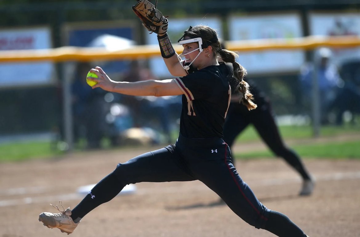 Let us introduce to you Sienna Reynolds!

🔹 #0️⃣0️⃣
🔹 Grace Hopper College
🔹 Agoura Hills, CA
🔹 Pitcher/Outfield

#GoBulldogs