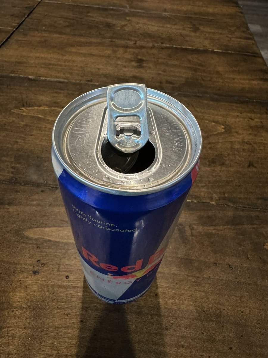 bakedpotatoLC's tweet photo. Hey why isn’t there a little guy on my redbull tab???? https://t.co/u959dvBDxc