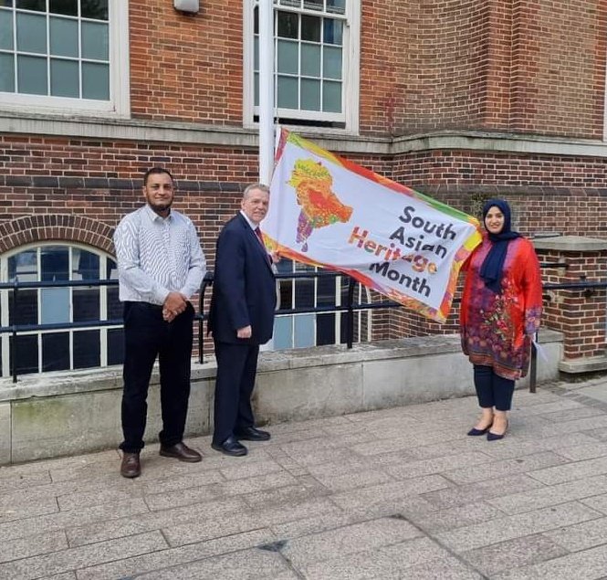 _JasvirSingh's tweet photo. We've been off to a flying start for Day 1 of #southasianheritagemonth. Highlights include the  South Asian History London map launch, the SAHM flag being raised by @lbbdcouncil, and a mela organised by @JLR_News

 #SAHM2024 #freetobeme https://t.co/4XR5NIK5rf