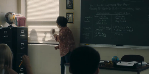 paperjessie's tweet image. Não creio que ela fez isso. ignorou o aviso com 10 atiradores na escola, manaaa #RunHideFight