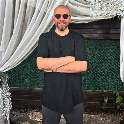 edocan025's tweet photo. #YeniProfilResmi https://t.co/szRaxXXFqi