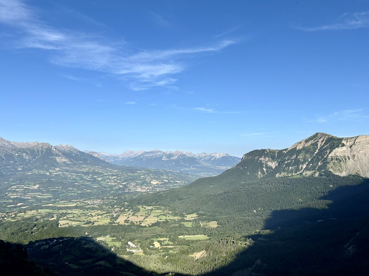 sangukaii's tweet photo. 🚴🏼‍♂️🎙️🇫🇷⛰️😎🤩🎧📸 #tourdefrance #tdf2024 #alpesdusud #lacdeserreponcon #devoluy #hautesalpes #crush 
Coup de cœur sur @LeTour pour les Alpes du Sud! Le Dévoluy, le Col du Festre, Serre-Ponçon, Baratier, Embrun, les Demoiselles (dé)coiffées… Plein les yeux!
@vivacite #velortbf https://t.co/wdiTQl6HFk
