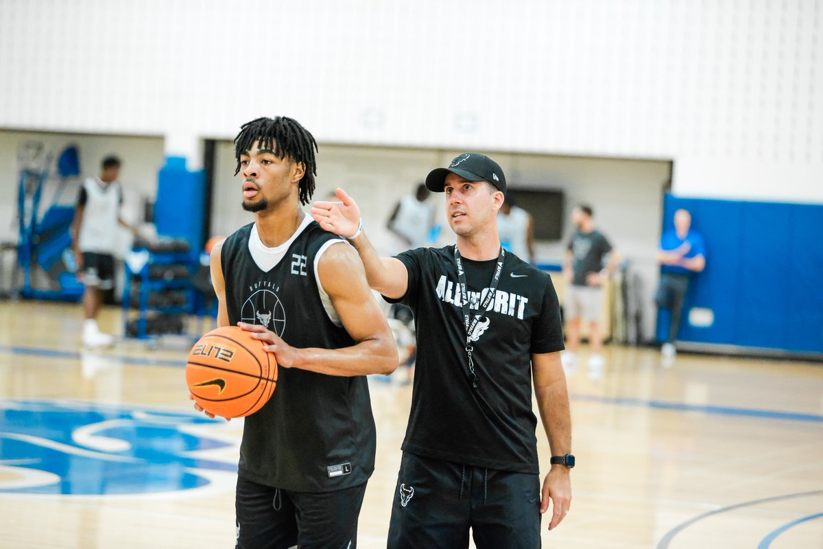 UBuffaloMBB's tweet photo. 👀 FIRST LOOK: Kavon Bradford
@Kavon_Bradford | #ALLinGRIT 🤘 https://t.co/T0vitq4eon