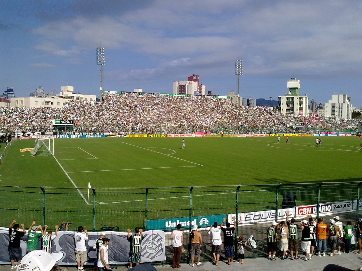 Kaliel_Dorneles's tweet photo. #Grêmio | O Grêmio entrou em contato com a CBF para saber a possibilidade de utilizar o estádio Orlando Scarpelli no jogo do dia 28/07 contra o Vasco.

O Figueirense colocou o estádio à disposição do Tricolor Gaúcho e conversas já estão em andamento. https://t.co/KRhAu0Drm8