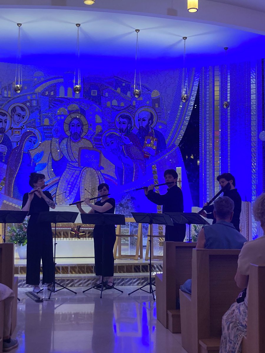 Festival_FeMAP's tweet photo. Primer concer avui a #Andorra #FeMAP2024. St. Julià de Lòria acull el concert de #Phaedrus a l'església de St. Julià i Sant Germà.
Si ens heu acompanyat, com heu viscut el concert?
Ens agradarà llegir-vos 😊♥️
Moltes gràcies Sant Julià! https://t.co/O6FTNCQ5qo