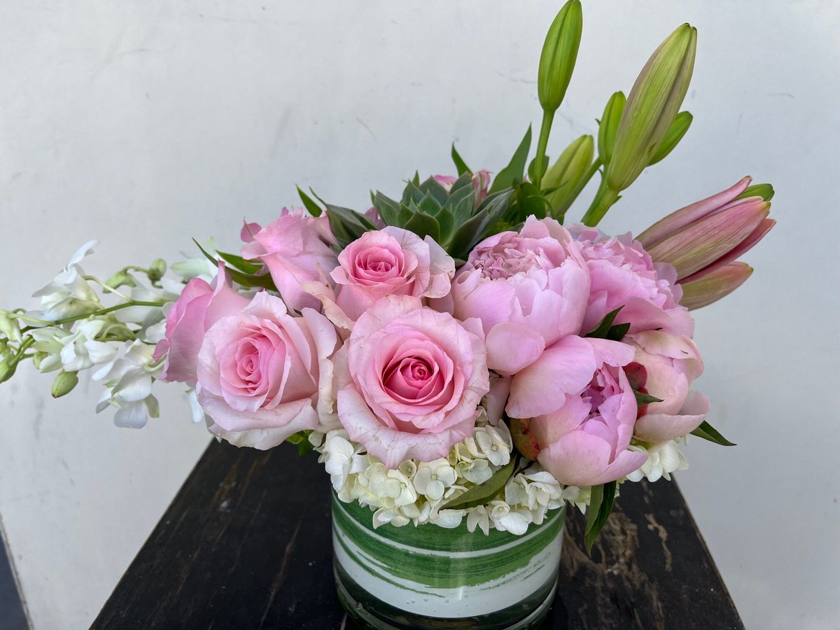 MyLittleFlowerS's tweet photo. It only takes a minute to send a gift that will leave a lasting impression.
Give us a call 760-778-7111
#keepblooming https://t.co/zzcERbbXry