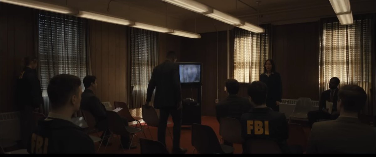 senorlelo's tweet photo. @LonglegsFilm @neonrated The transition into this scene, with him simultaneously shining in the center but lurking in the background https://t.co/zJlGG9QY8m