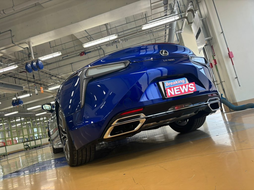once_hisyo's tweet photo. 昨日のTOYOTA講習会にて。
通っている大学にATgroupさん(Aichi TOYOTA)さんが来て下さりLEXUS LC500を生で見て、触って、乗って。
貴重な体験が出来ました!
高級感が素晴らしかった…!
#TOYOTA講習会
#ATgroup
#LEXUS
#LC500 https://t.co/HuOCZUabRn