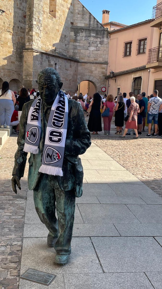 CdCiudadDZamora's tweet image. Hoy hemos salido a las calles de Zamora y han pasado cosas.
Un pequeño adelanto, no me dejan mostrar más...