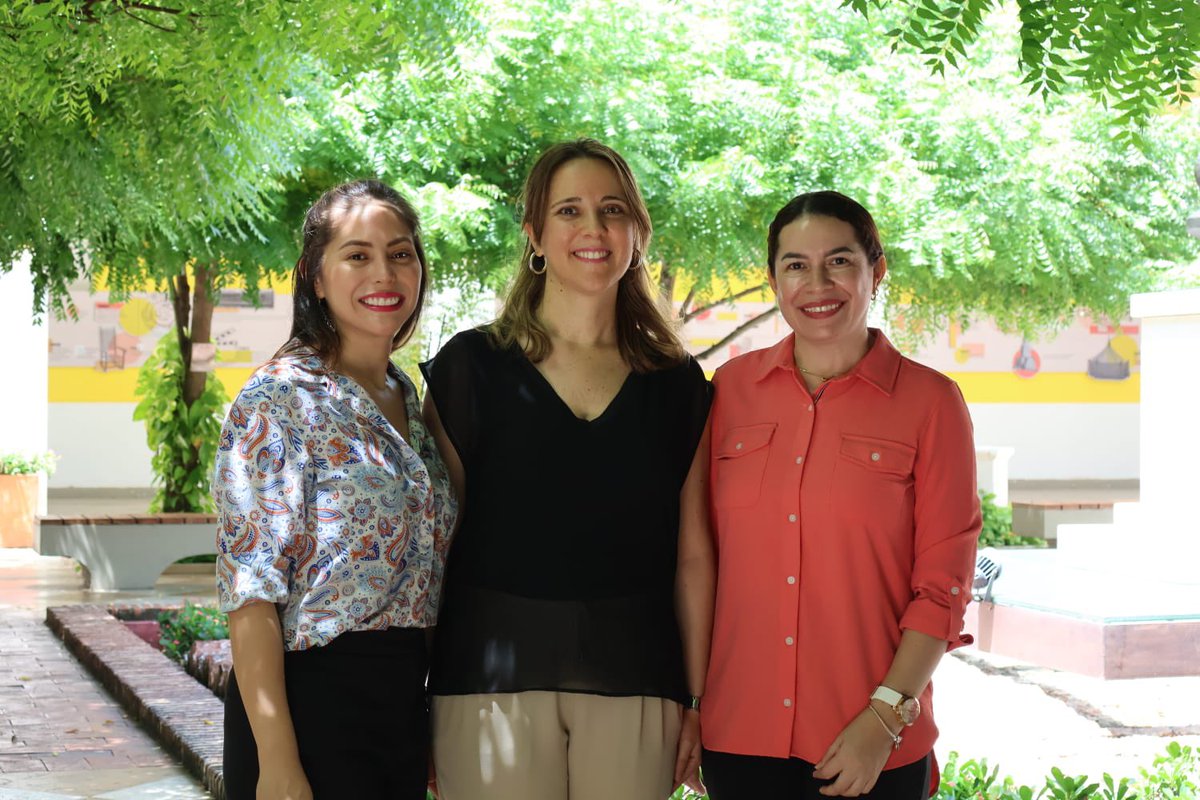 uni_cartagena's tweet photo. El equipo de la Vicerrectoría de Relaciones y Cooperación Internacional, recibió a Ana Juan García, docente de toxicología e investigadora de la @UV_EG , de España 🇪🇸 , quien estará realizando una pasantía de investigación en nuestra Facultad de Ciencias Farmacéuticas. https://t.co/kXfwsGlVPN