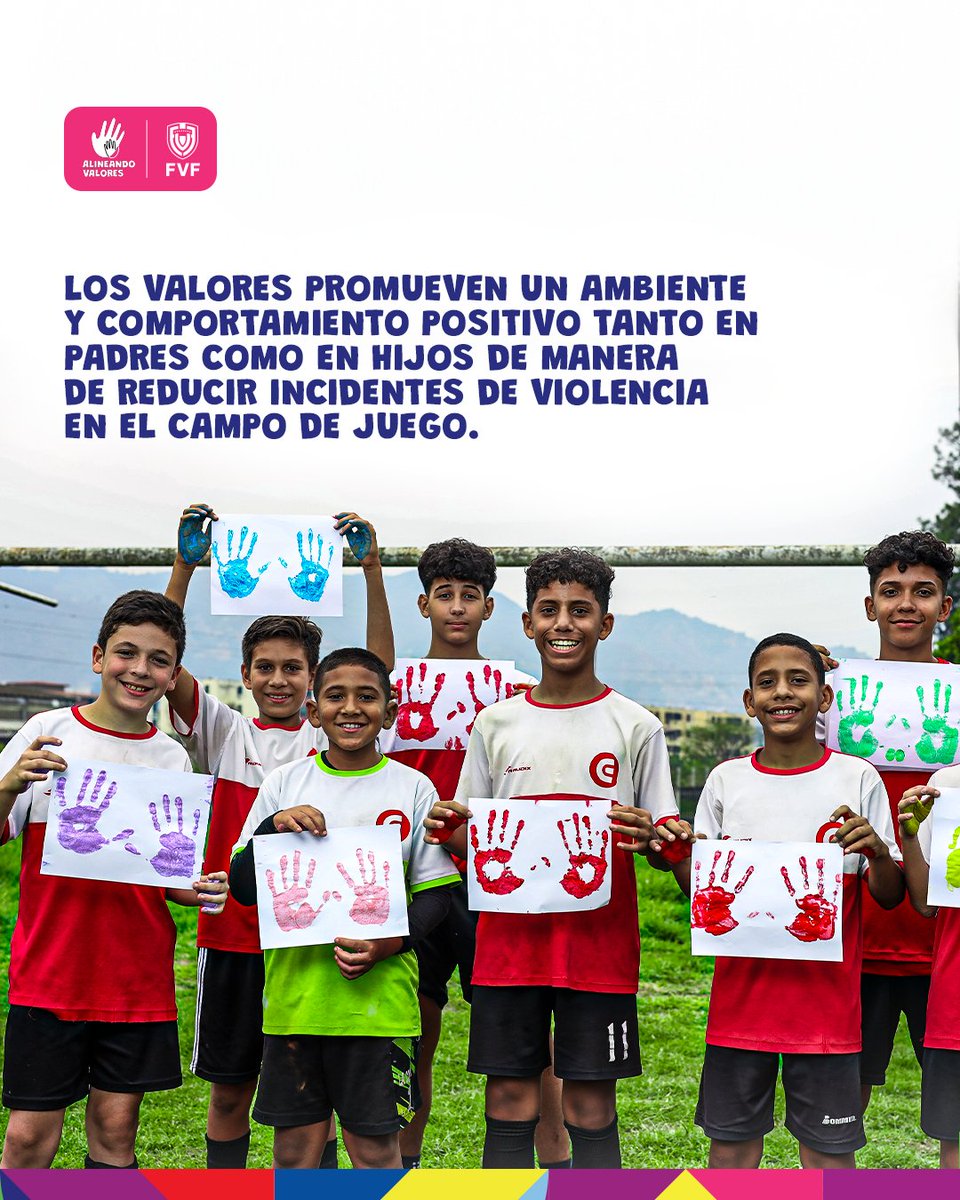 FVF_Oficial's tweet photo. En la FVF creemos firmemente en el poder del fútbol para educar y promover valores deportivos en el desarrollo integral de niños, niñas y adolescentes, junto a sus padres, a través de actividades didácticas ⚽👧🏻🧒🏽

Nuestro compromiso con “𝑨𝒍𝒊𝒏𝒆𝒂𝒏𝒅𝒐 𝑽𝒂𝒍𝒐𝒓𝒆𝒔” es claro: La violencia está fuera del juego ❌

¡Juntos promovemos el Fair Play o Juego Limpio en el fútbol formativo! 👏🏻

#AlineandoValores #JuegoLimpio