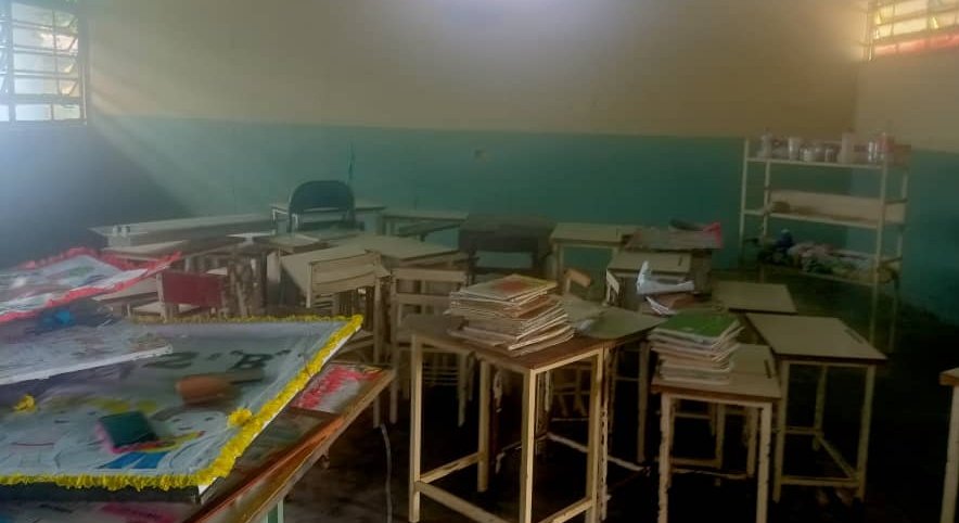 Inician trabajo de mantenimiento, alumbrado y pinturas dé las aulas del Complejo Educativo Don Andrés Bello por parte de los participantes de la modalidad de Jóvenes Adultas y Adultos.
#17Jul 
@MPPEDUCACION
<a href="/_LaAvanzadora/">Yelitze Santaella</a>
<a href="/josemvasquez/">José Vásquez</a>
<a href="/CDCEGuarico/">CDCE del Estado Guárico</a>
<a href="/EliasEducacion1/">Elías Zurita</a>