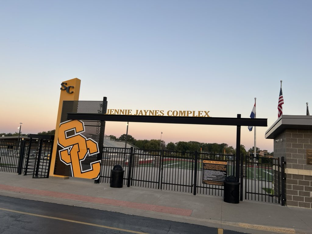 HelmetMissouri's tweet photo. 🏟️ Missouri Stadium Challenge 🏟️

Large Schools: Round 2

Smith-Cotton Tigers

🆚

Neosho Wildcats

Vote in the poll below 👇 https://t.co/WIxYZSlTP8