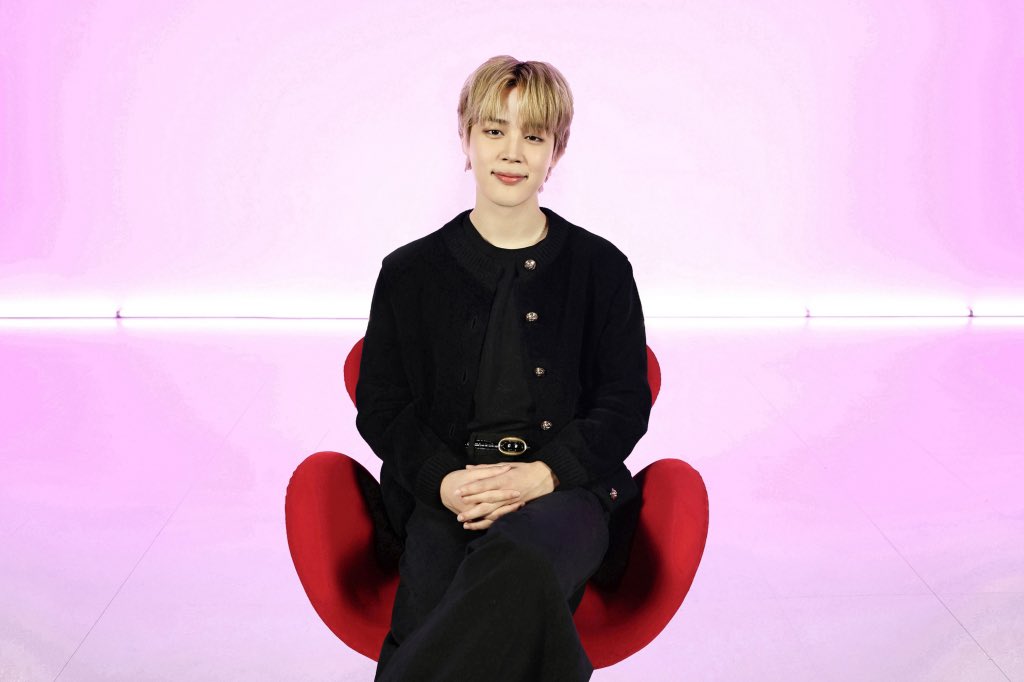 [기사] 'MUSE JIMIN' 돌아온다..방탄소년단 지민, 솔로 2집 오늘(19일) 발매

🔗naver.me/FxFkFINE

오랜 시간 함께 작업해 온 지민을 "늘 노력하는 자세가 매력적인 아티스트"라고 평했다. "'FACE' 음반 작업이 끝나고 'MUSE' 제작에 바로 돌입했는데 '군 입대를 앞두고 이렇게까지 열심히