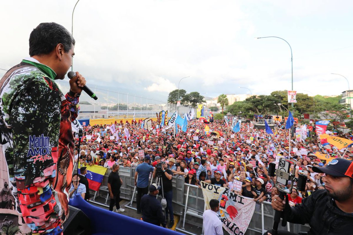 #Ahora <a href="/NicolasMaduro/">Nicolás Maduro</a>: Venezuela decide el 28 de julio si va a una guerra civil, o continúa en el camino de la construcción de la paz. 

#18Jul
#VenezuelaObrera