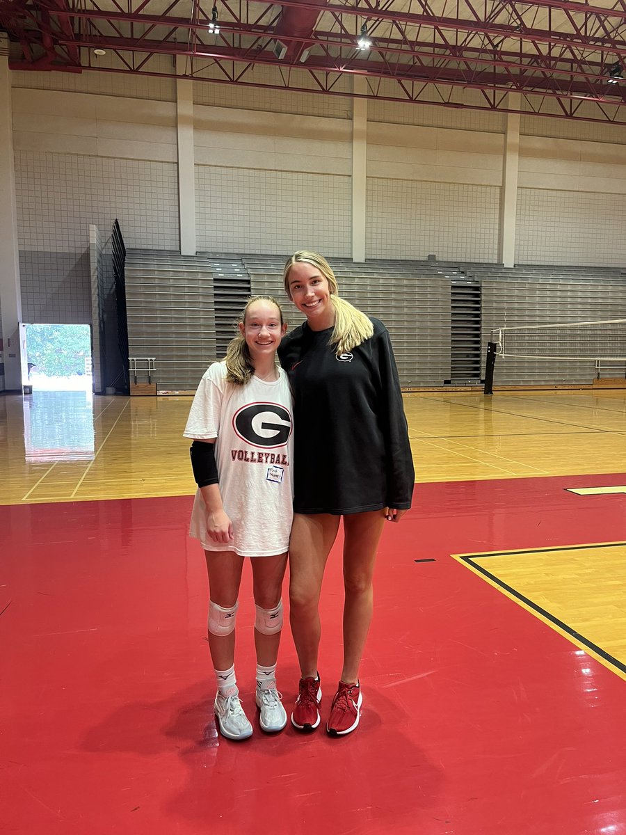 Thank you so much <a href="/UGAVolleyball/">Georgia Volleyball</a> and <a href="/ThomasMBlack2/">Tom Black</a>! I had so much fun learning from y’all at camp and loved getting to train in your gym!❤️🖤🏐