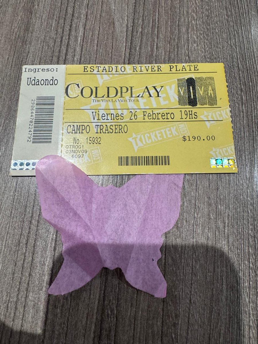 coldplaylivepy's tweet image. TBT primer show de Coldplay en River ...(incluida la mariposa de Lovers in Japan)