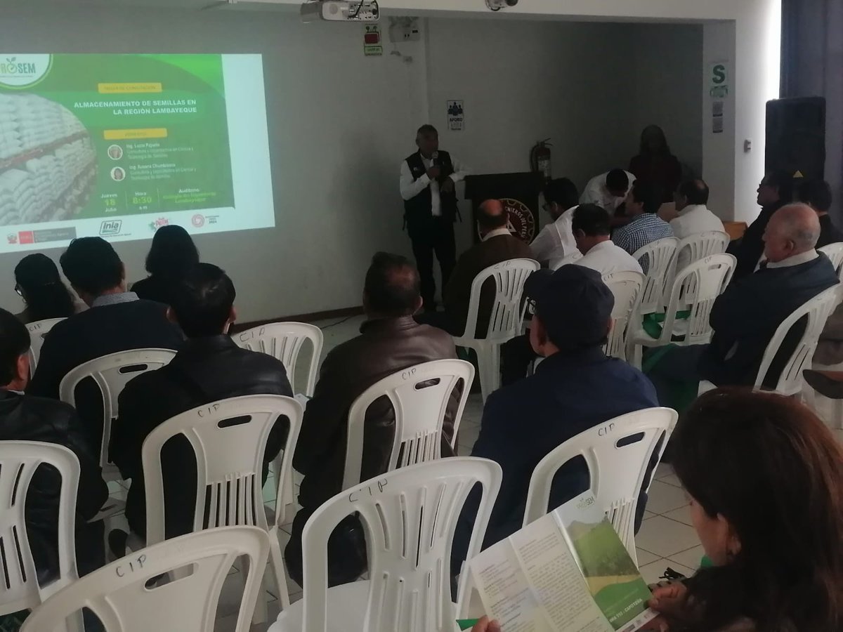 INIAPeru's tweet photo. [#Lambayeque]
La EEA Vista Florida a través del #PROSEM, desarrolló el curso “Almacenamiento de semillas”, dirigido a productores semilleristas de la región, a fin de fortalecer las capacidades técnicas de los participantes. #INIA #MIDAGRI https://t.co/zKudhF7H1N